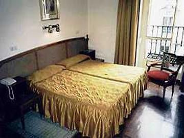 Paris Hotell Madrid Eksteriør bilde
